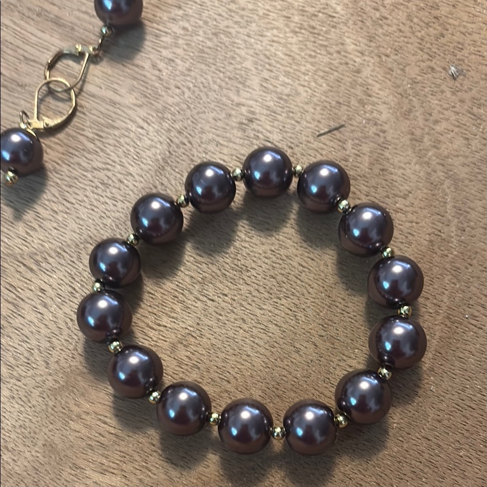 Artisan Gold and Brown Bracelet with Elegant Design